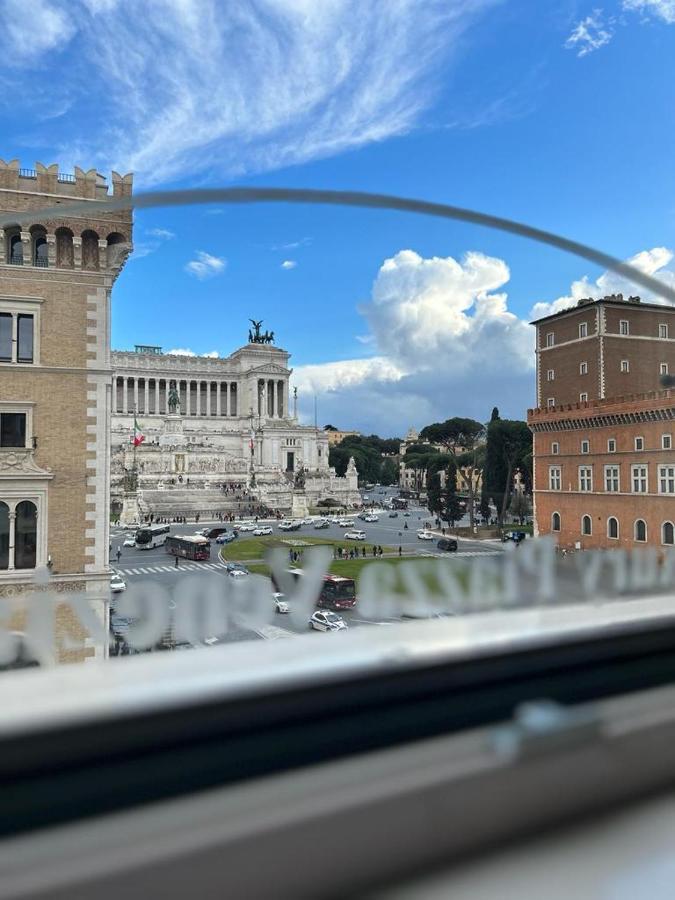 Piazza Venezia Luxury Suite Rome Luaran gambar